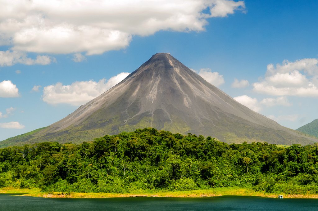 5 Must Visit Volcanos In Costa Rica Arenal Volcano Po s Volcano 
