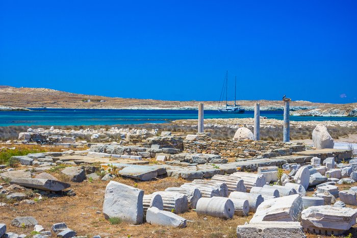 Columns on Delos