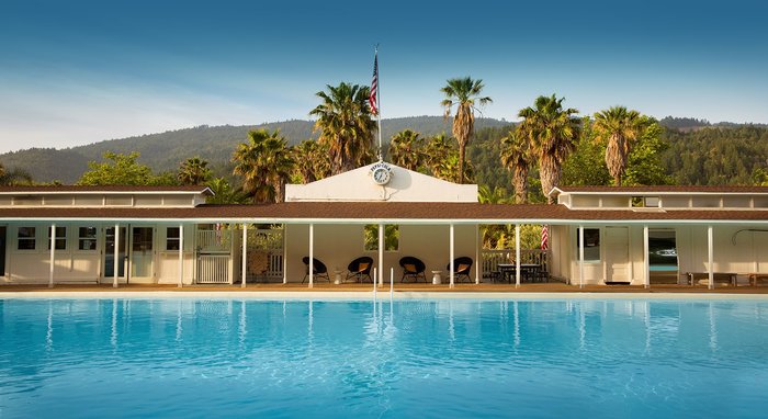 Enjoy the mineral waters in Calistoga