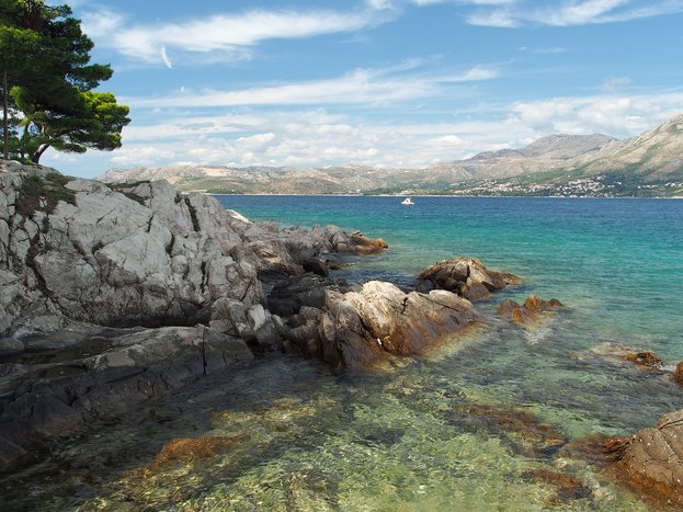 Cavtat Peninsula shore looking north