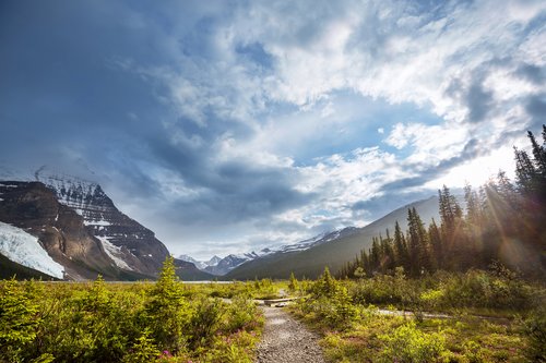 Berg Lake Trail in Mount Robson Provincial Park