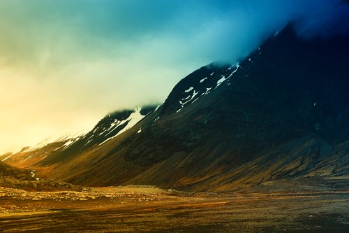 Discover the dramatic landscapes along the famous Route 1