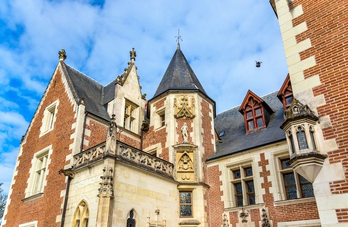 Exploration of the Château Clos Lucé : Entrance tickets included