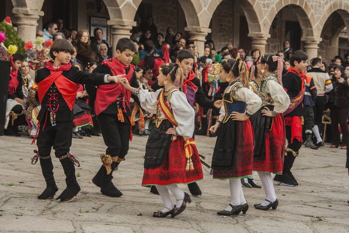 Children taking part in a festival in Toledo