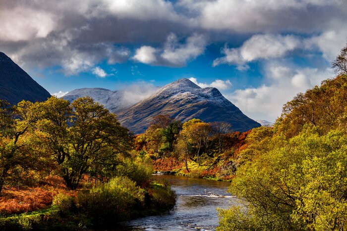 Discover Connemara National Park, famous for bogs and heaths, on a hiking itinerary
