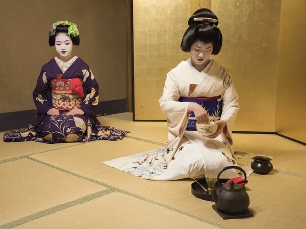 Full Day Kyoto Tour by Private Vehicle and Guide:  Kinkakuji Temple (Golden Pavilion), Geisha (Maiko) Tea Ceremony & Show  Nishiki Market, Nijo Castle