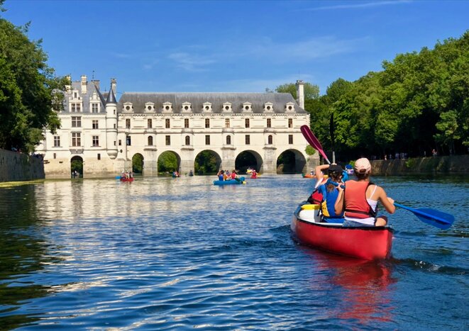 Canoë under Chenonceau Castle