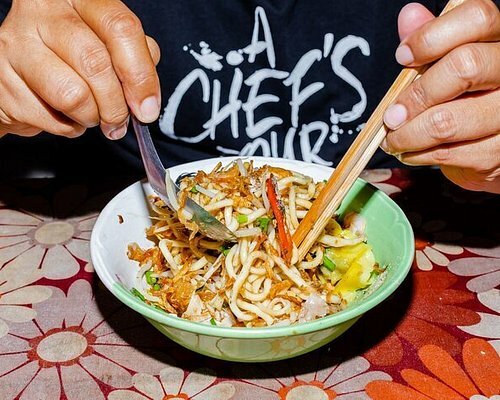 Night Food Tasting & Old Town's Magical Lights 