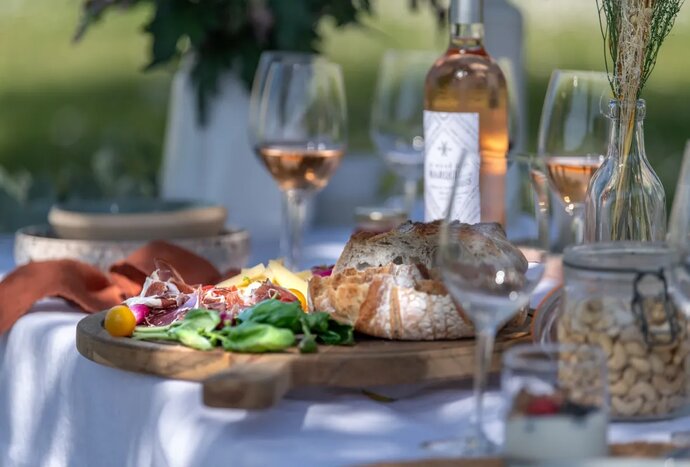 Terrace Lunch with Vineyard View and Wine Tasting