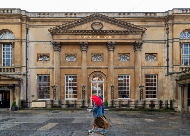 Private City Discovery Walk with Afternoon Tea