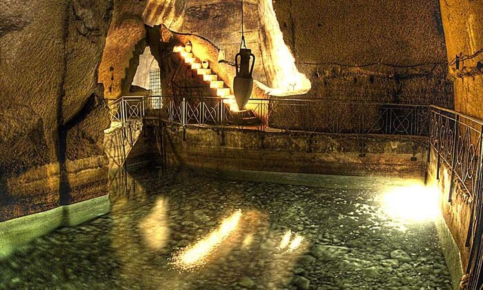 Private Visit of Naples Underground Ruins 