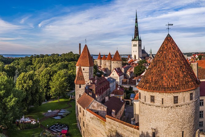 Private Old Town Tour of Tallinn & Hidden Bastion Tunnels
