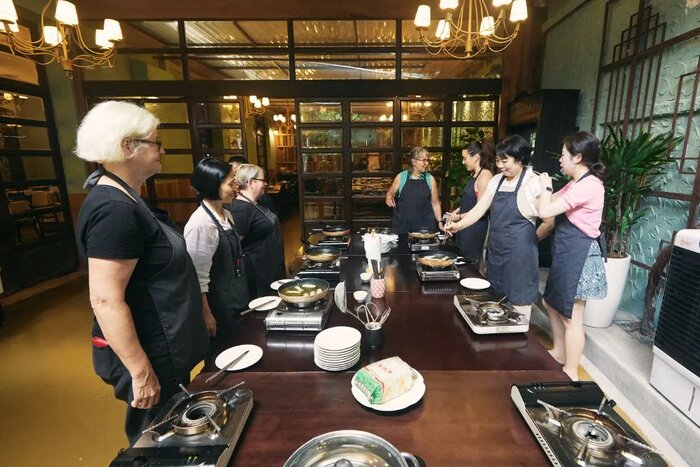 Saigon Cooking Class (Hoa Tuc)  - With Going to The Market  (Join -in a Group Tour)