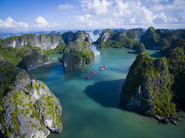 Hanoi - Halong Bay, Explore Bai Tu Long Bay