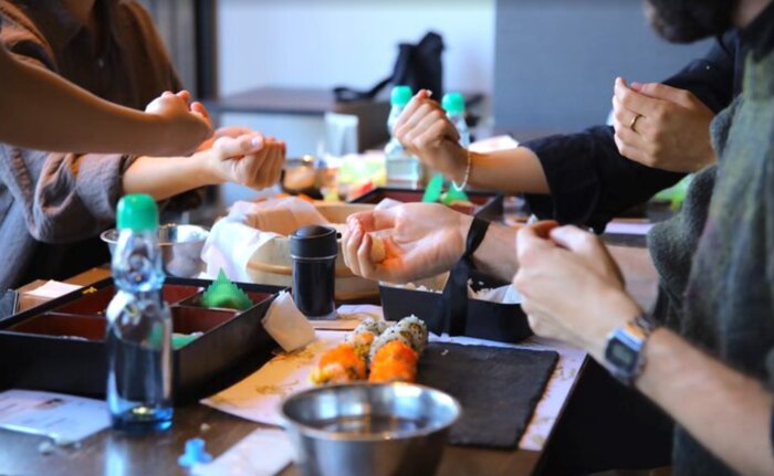 Sushi Making Tokyo！Cooking class in Japan！