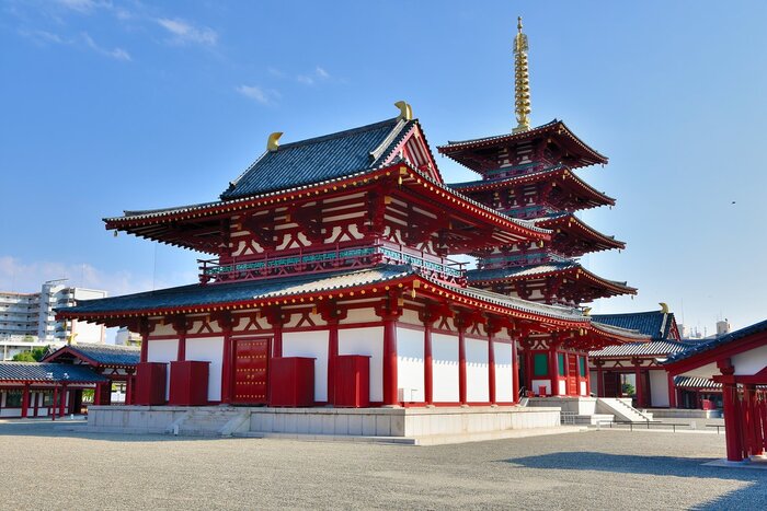 Osaka Day Trip: Shitenno-ji Temple, Hozenji Yokocho, Kuromon Ichiba Market