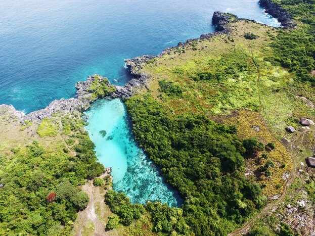 Swim in an ocean lagoon on this 12-day Indonesian tour