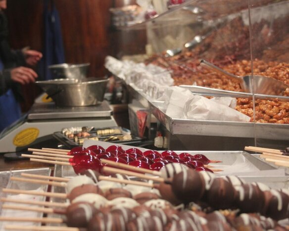 Munich’s Original Christmas Market Food Tour