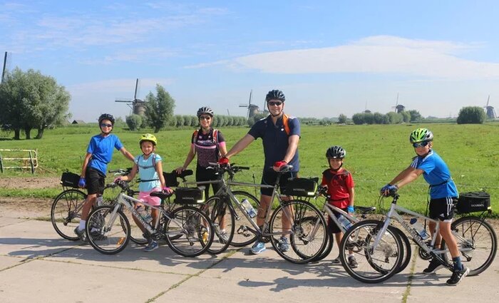 Downhill to San Gimignano: Family Biking tour