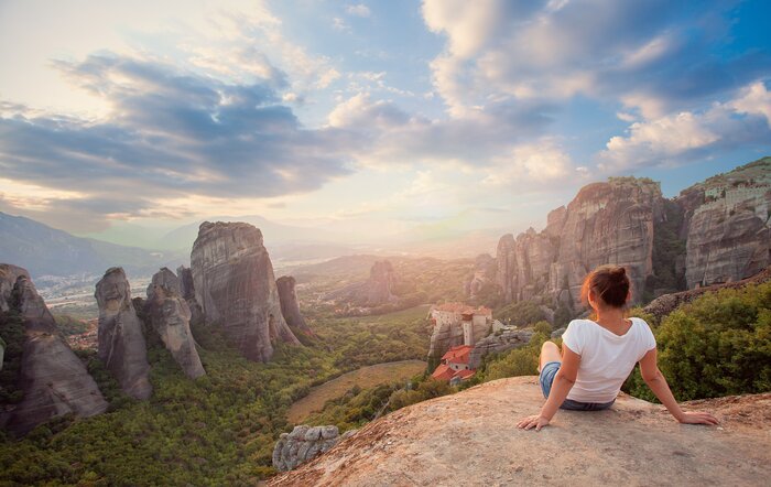 Private Delphi & Meteora Day Trip with Dinner