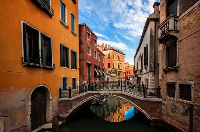 Discovery Walk with St. Mark's Basilica & Doge's Palace Visit