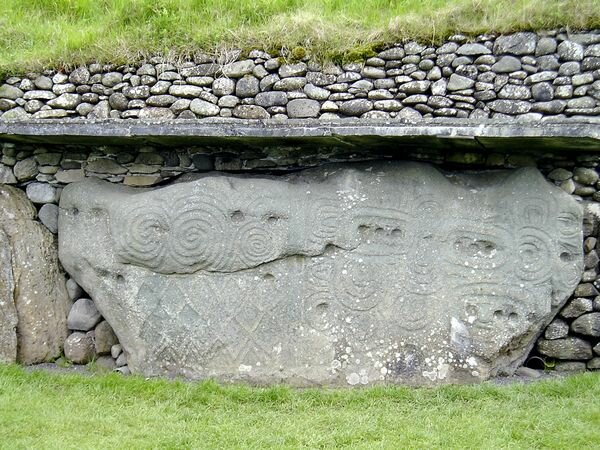 Guided Visit of Boyne Valley with Newgrange Chamber and Brú na Bóinne Tour