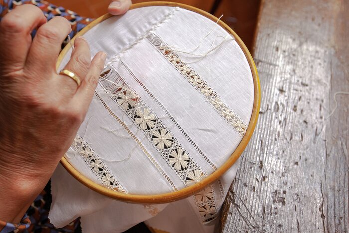 sewing and embroidery course