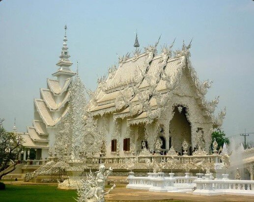 Chiang Rai - Chiang Mai via Wat Rong Khun (v.v)