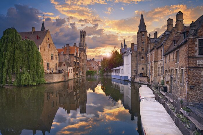 Rozenhoedkaai and Dijver river canal, Bruges' most popular photo hot spot
