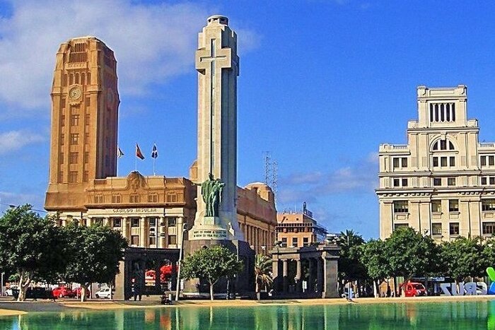 Guided Visit through the Historic Streets of Santa Cruz