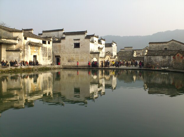 Enjoy the Historic Villages in Huangshan