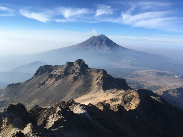 Hike in the Iztaccíhuatl-Popocatépetl National Park