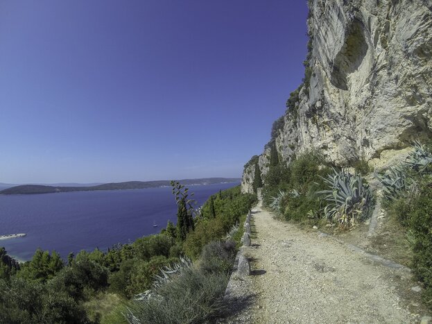 Walking/Hiking Marjan hill