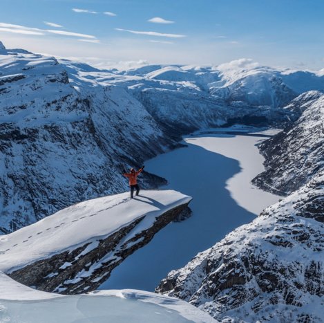 Trolltunga Winter