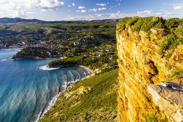 Cassis Day Trip with Calanques Boat Cruise (Ticket not included) 