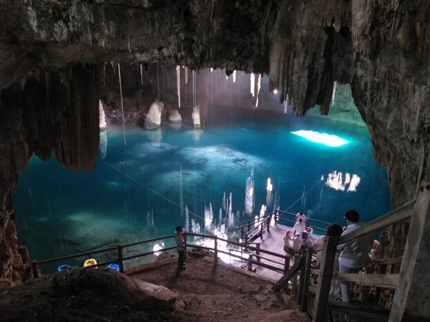 Yaxunah Mayan village