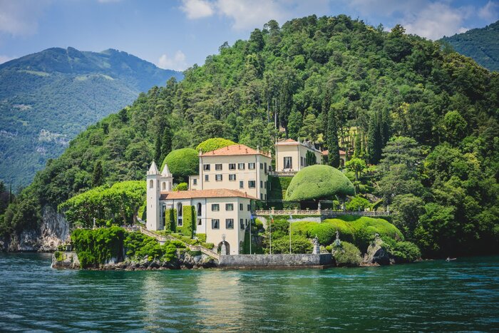 Lake Como boat tour and guided visit of Villa del Balbianello