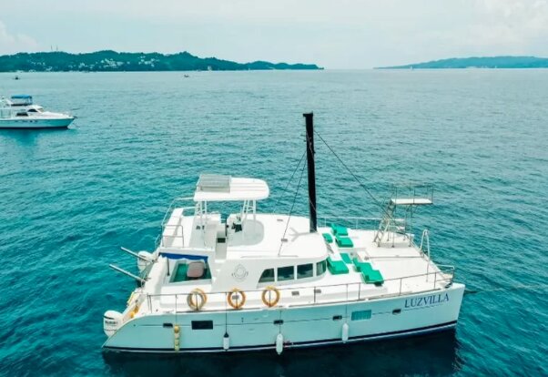 Private Yacht Sailing in Boracay