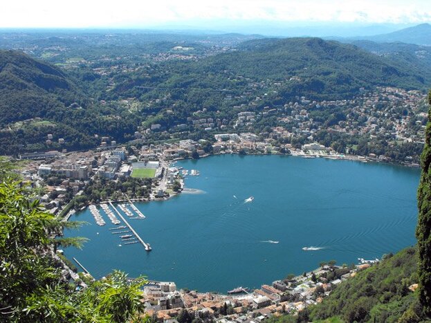 Private Guided Tour of Como and Brunate