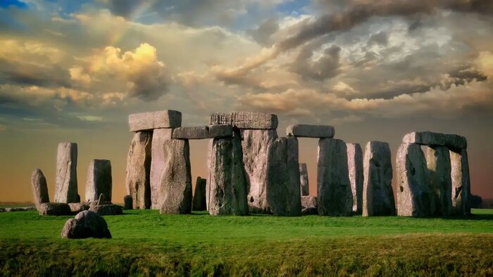  Ancient Monuments & Historic Salisbury Tour 