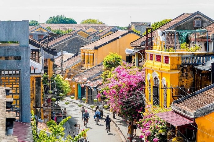 Enjoy Walking Tour of Hoi An's Ancient Town
