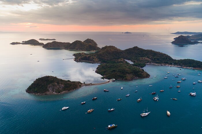 Cruise through the remarkable Komodo Archipelago