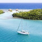 Hop over to Honduras for the Caribbean island beaches of Roatán 