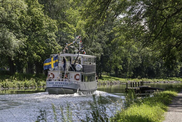 Cycle and boat along Sweden's beautiful Göta Canal