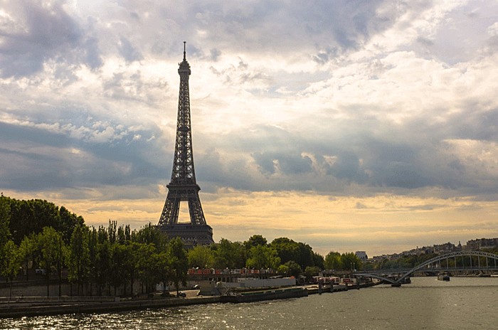 Visit of the Eiffel Tower and Seine river cruise