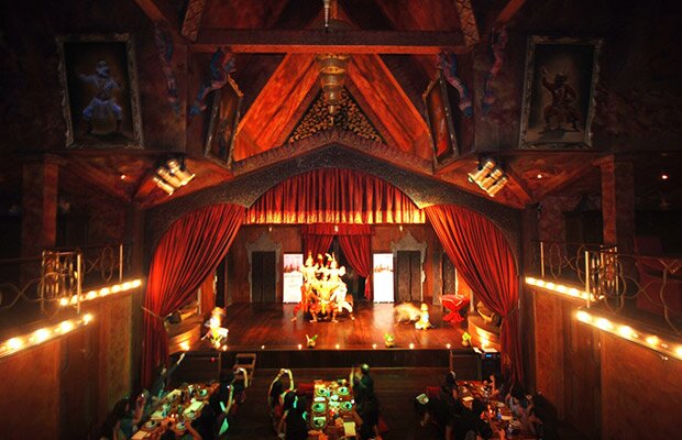 Traditional Apsara show with dinner