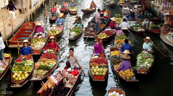 Unique Railway market & Damnoen Saduak Floating Market with Local Food Tasting 
