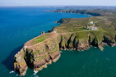 Two walking tours on the Emerault Coast: Saint Malo and Cancale (total 3.5-hours)