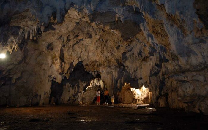 Excursion Into Actun Kan Caves 