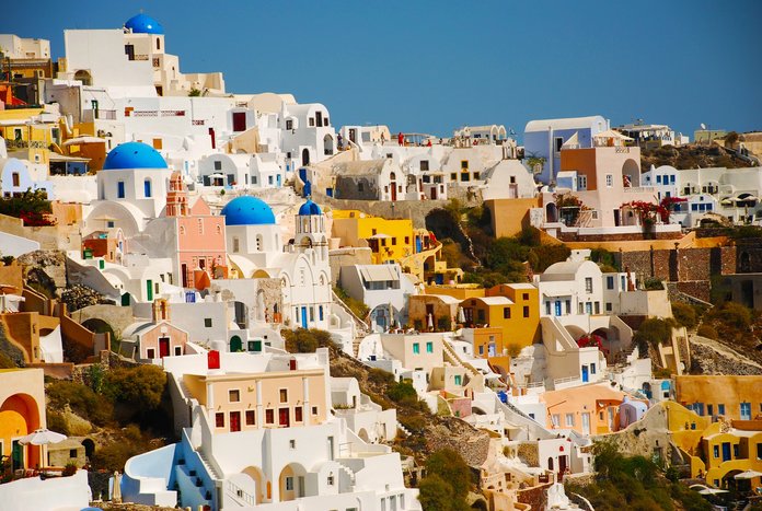 Houses in Santorini (Photo courtesy of Pixabay)